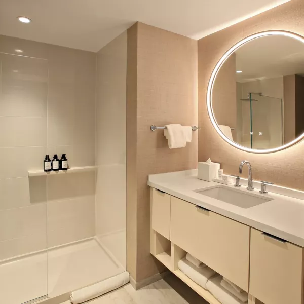 One Washington Circle Bathroom